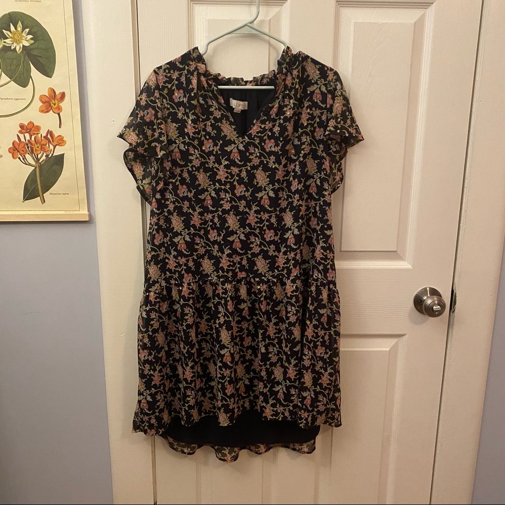 🎀LOFT🎀 Floral Flowy Dress